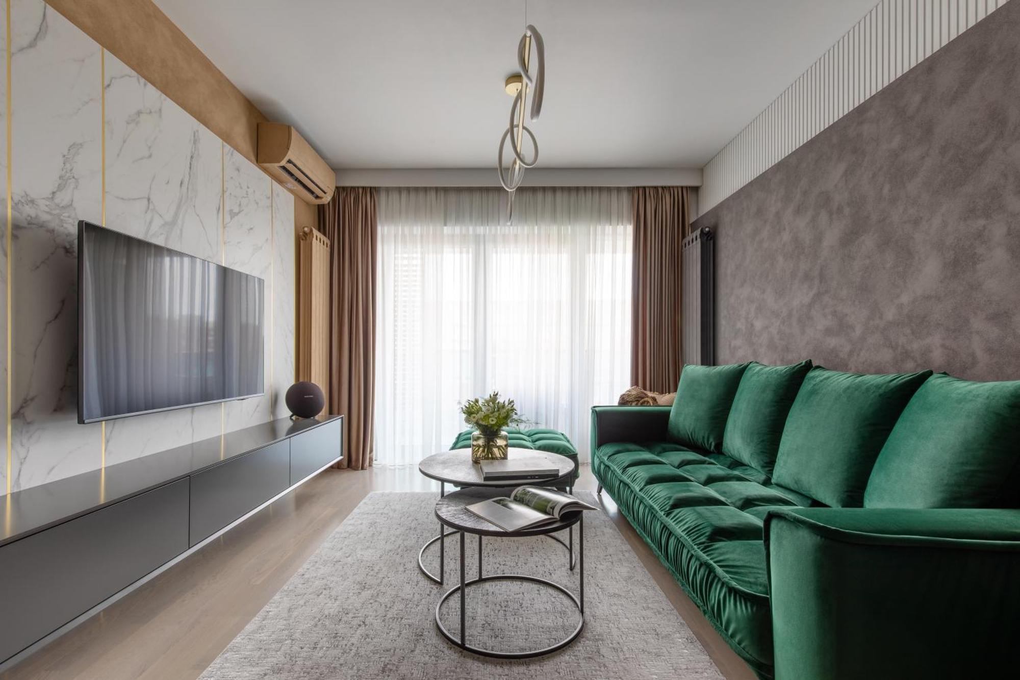 Urbanstay - Prime Location Designer