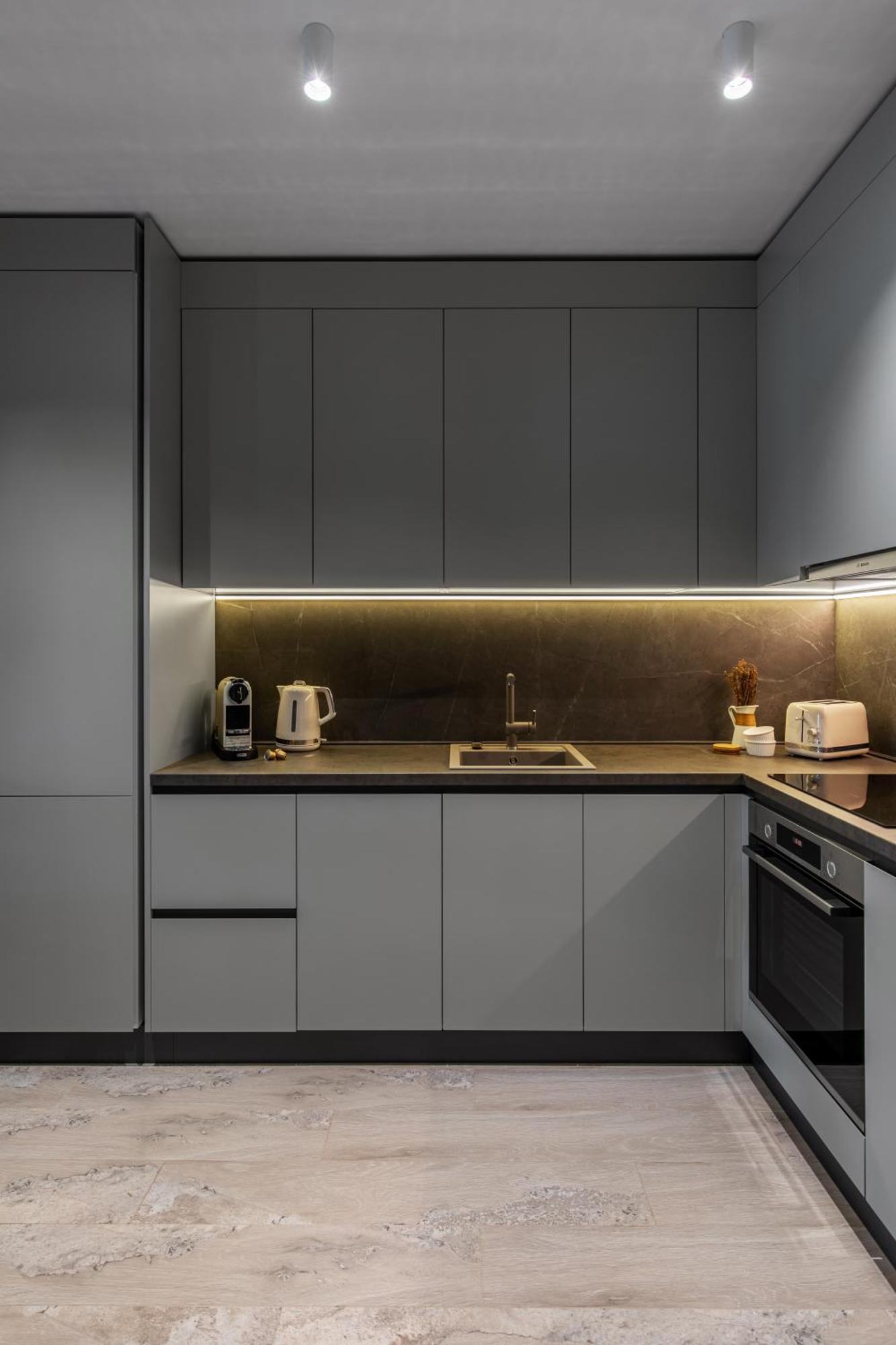 Urbanstay - Prime Location Designer Apartment