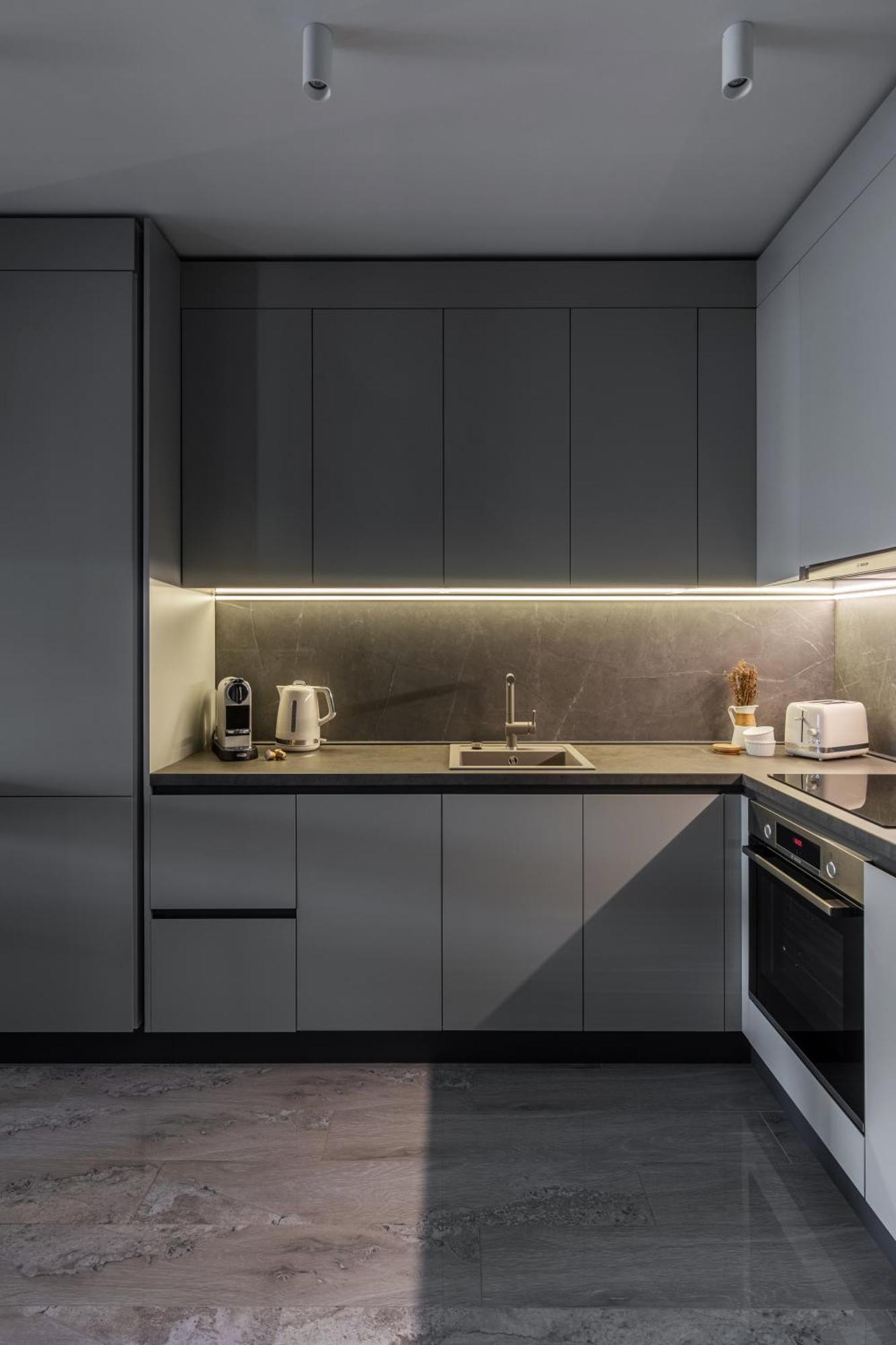 Urbanstay - Prime Location Designer Apartment *